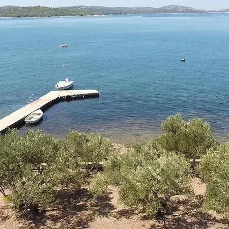 Mobilna Hiska Loti Сasa de vacaciones Pirovac